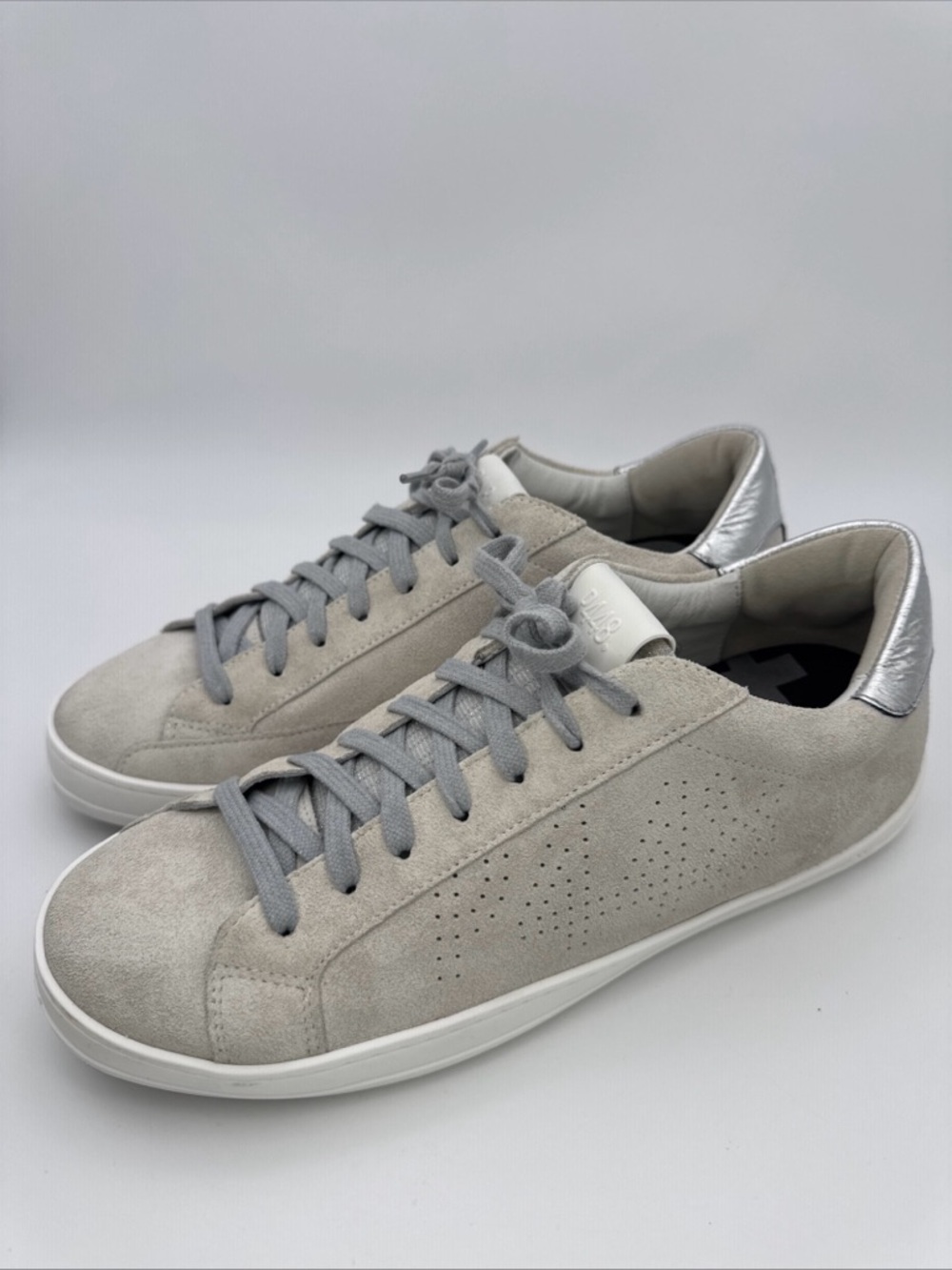 P448 John Shoes Womens 42 / 11 Silver White Low Top Lace Up Casual Sneakers - Picture 2 of 16